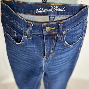 Universal Thread Mid Rise Girlfriend Crop Stretch Jean